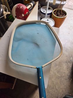 Pool net skimmer
