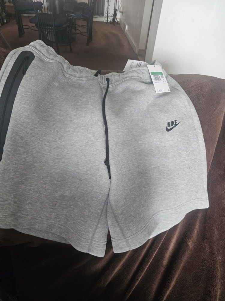Gray Tech Fleece Shorts Xl