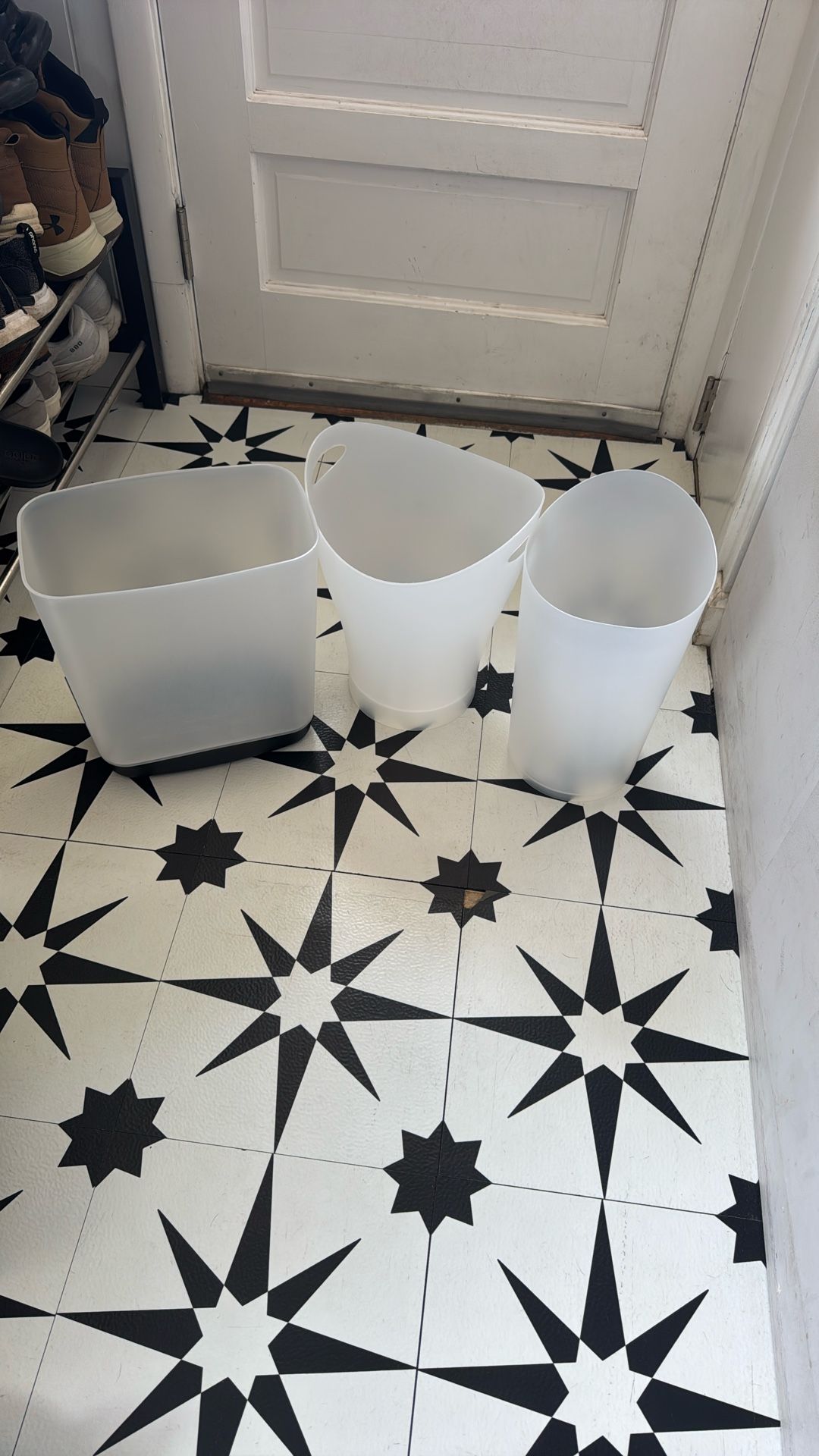 Plastic Trash Cans 