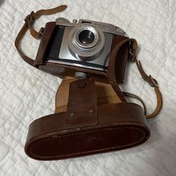 Vintage WITTNAUER SCOUT Commander Camera And Flash