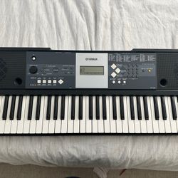 Yamaha Keyboard Piano 
