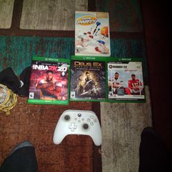 X Box One Games And Controller 