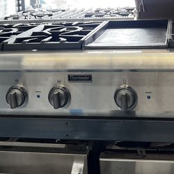 Thermador Professional 48” Gas Stainless Steel RangeTop 