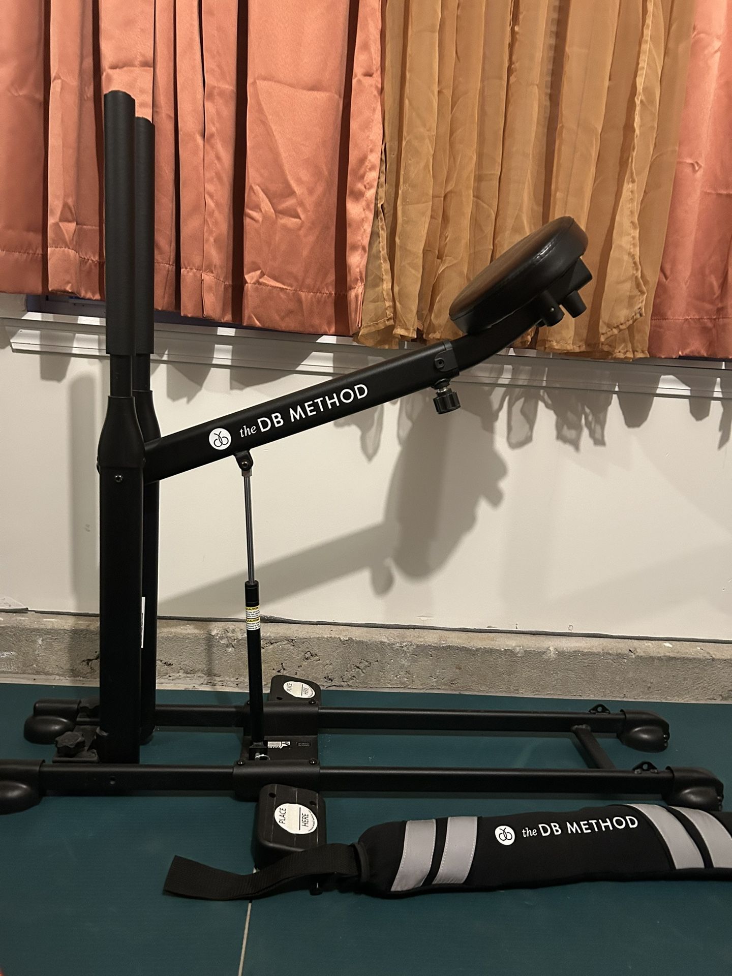 DB Method “ Glutes & AB“ Trainer