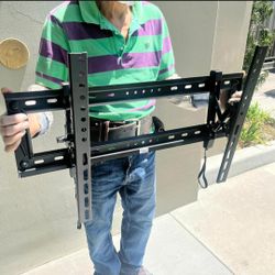 Brand New XL Large TV Wall Mount TV Bracket For 60 To 95 Inch TV