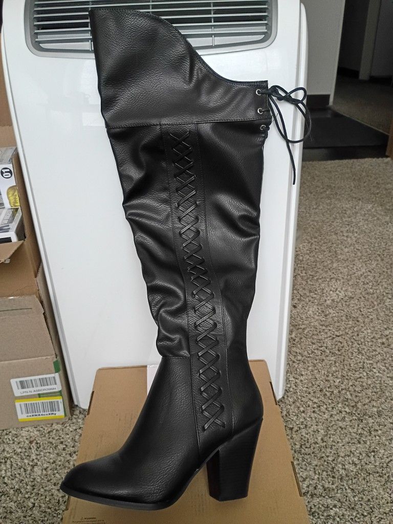 Journee Spritz Over-the-Knee Boot Size 8
