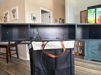 Floating shelf