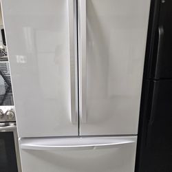 Kenmore 28CuFt French Door Refrigerator In White (No Icemaker)