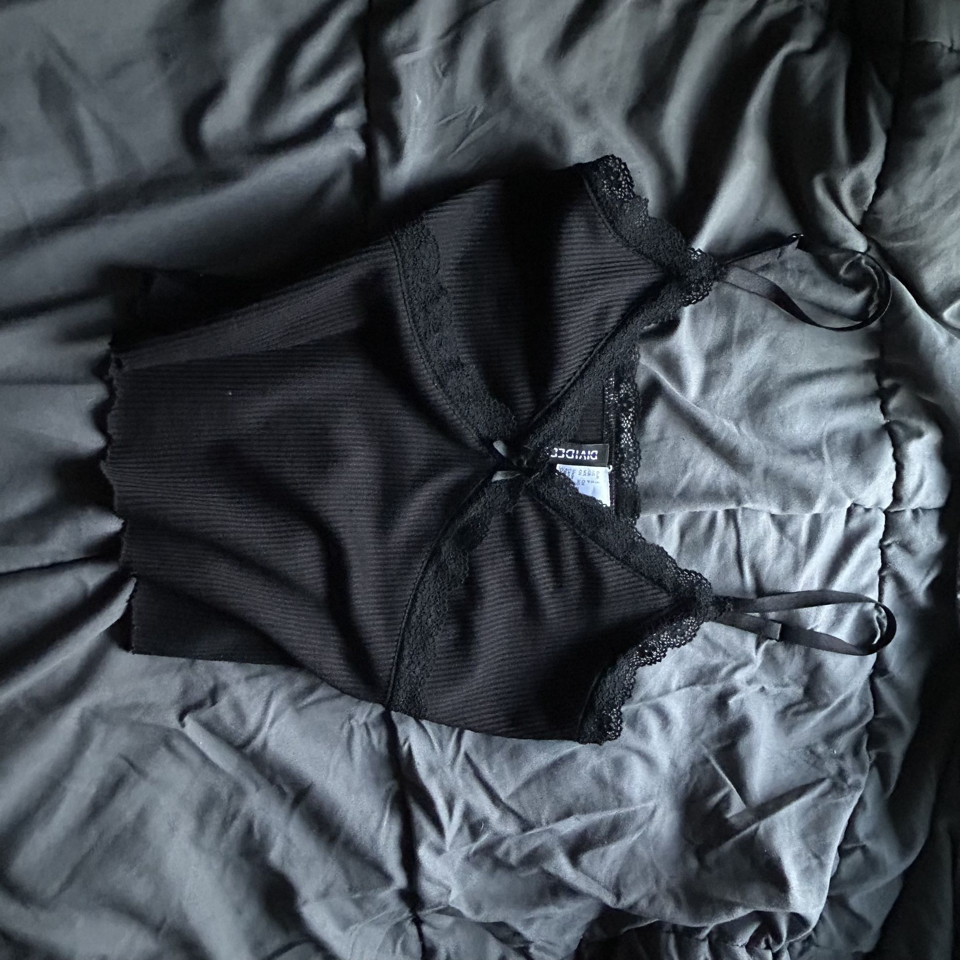 DIVIDED lace crop tank