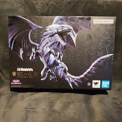 BANDAI Blue-Eyes White Dragon Yu-Gi-Oh Figure