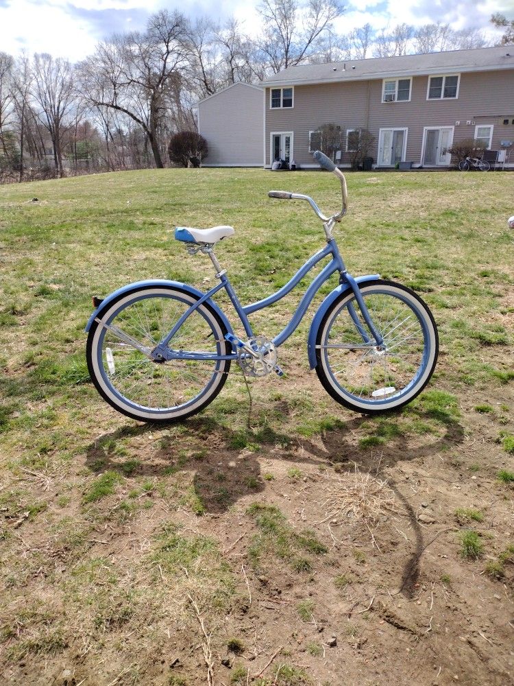 Blue & White Huffy Cranbrook Bike 24 Inch