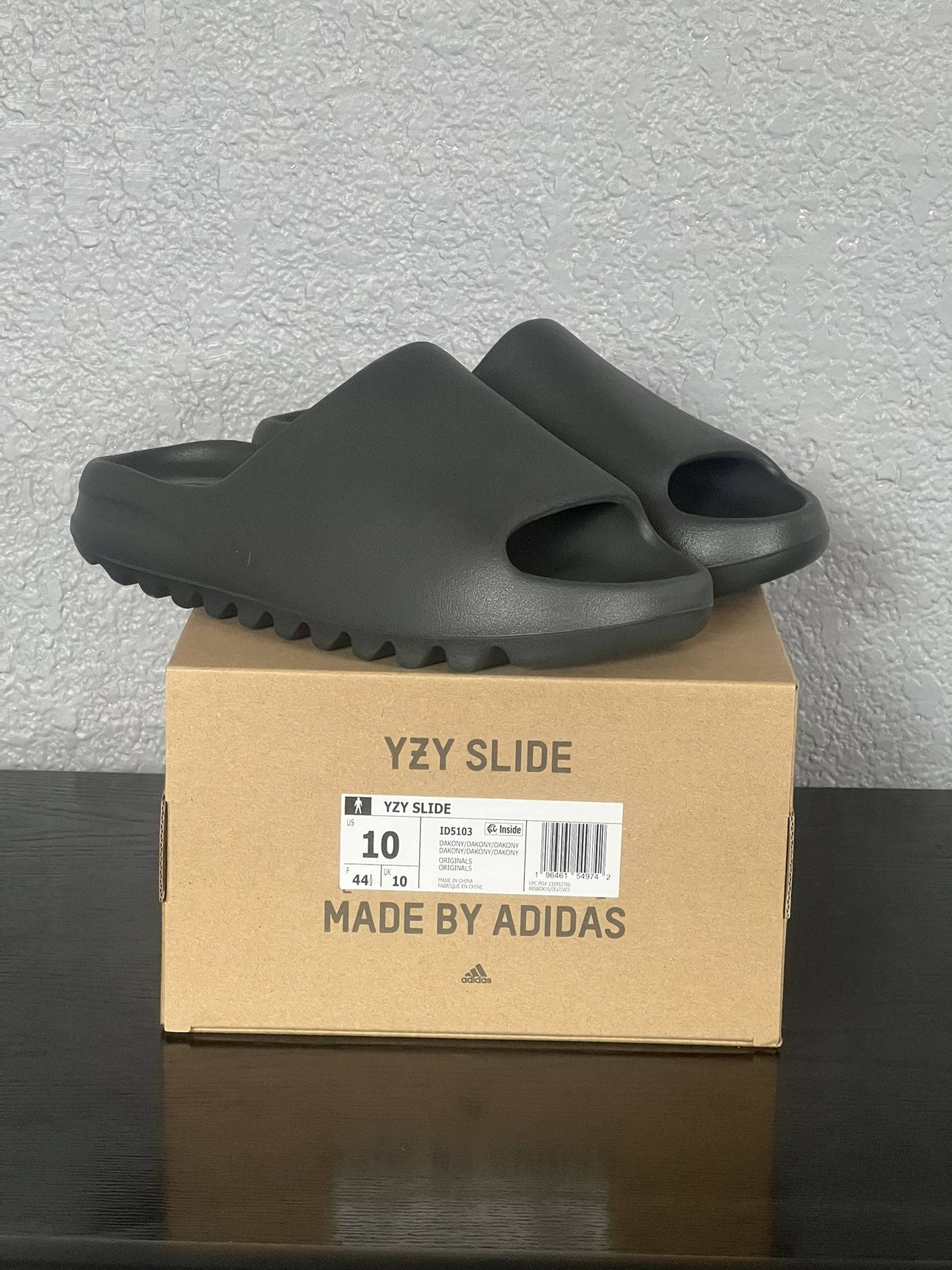 Authentic Adidas Yeezy Slide Onyx (Size 10 In Men)