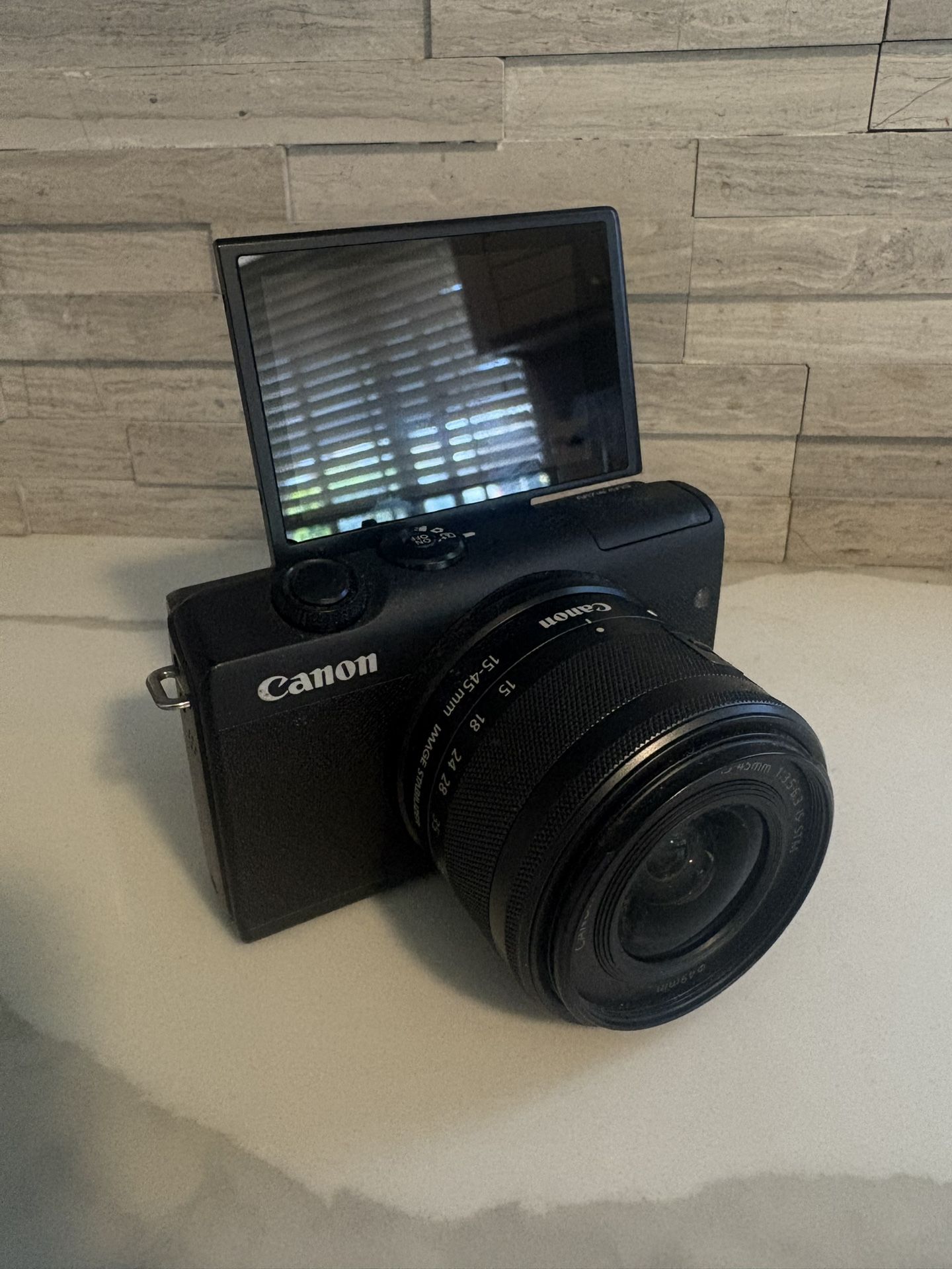 canon mirrorless eos m200