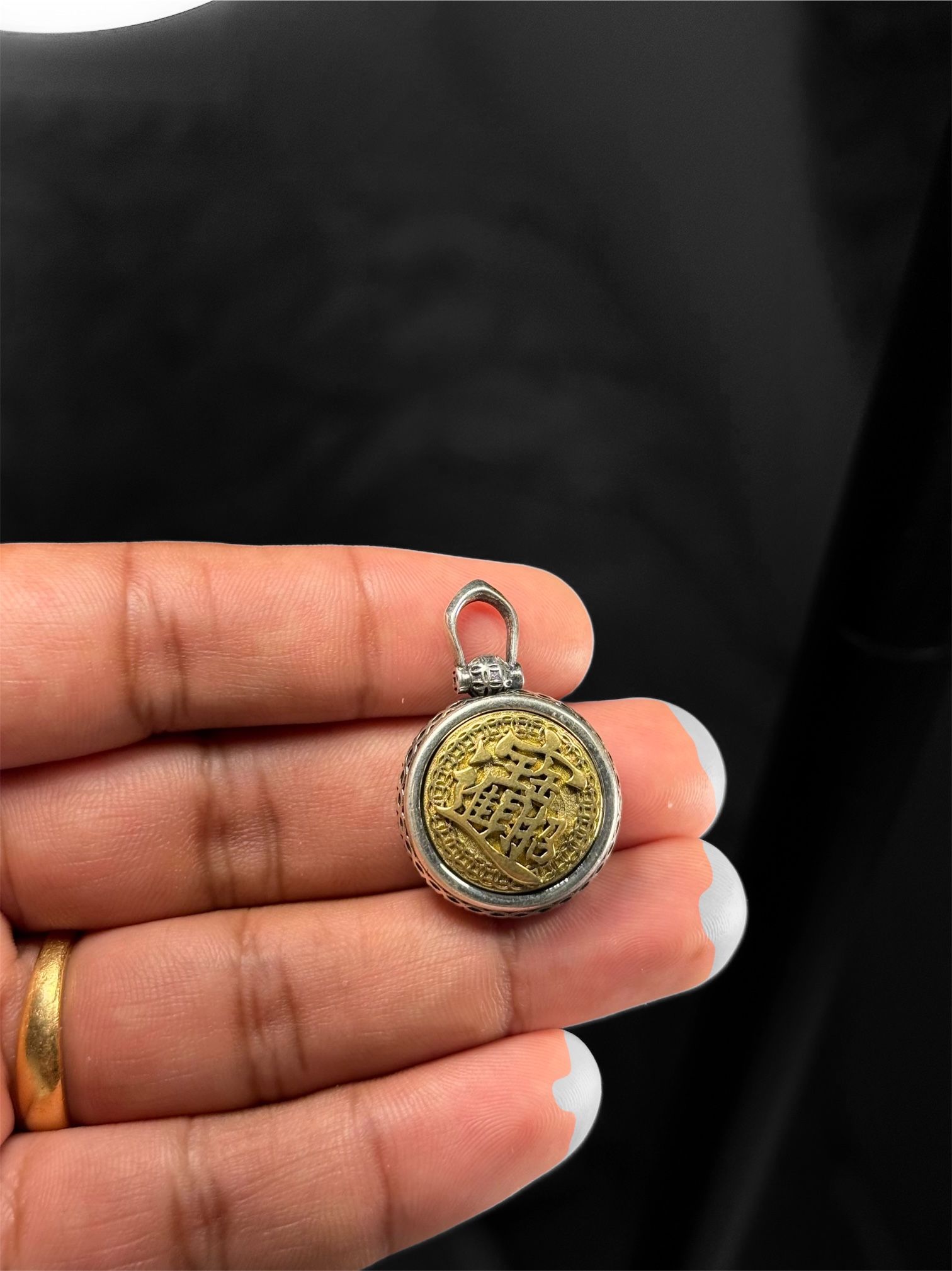 925 Sterling Silver Spinning Pendant – 16g Gold-Tone Script Center