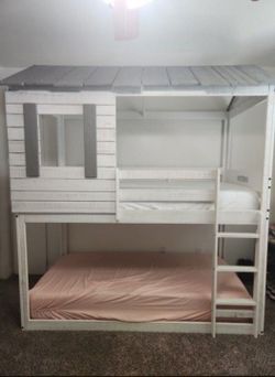 Kid's House Bunk Bed