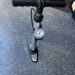 Husky Bicycle Floor Pump