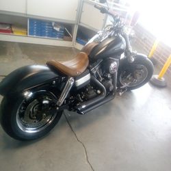 2011 Harley (Fat Bob)