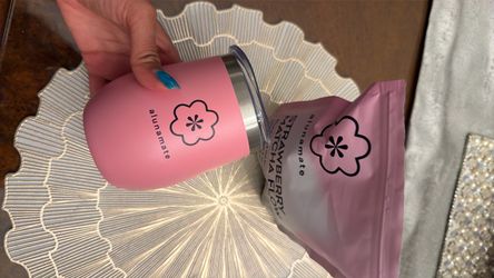 Alunamate strawberry matcha with cute cup exp: 9/20/27
