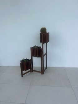 Standing planter