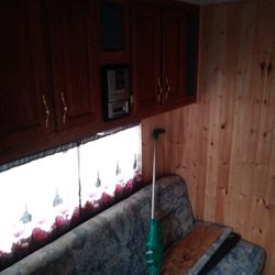29 Foot Cherokee Camper 2002