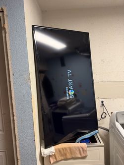 Samsung 60" Smart TV