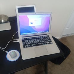 2017 MacBook Air w/ Accessories 