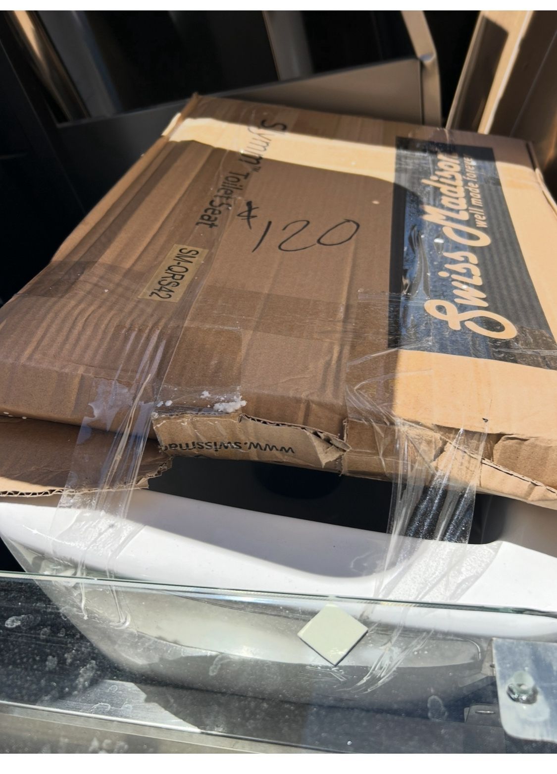 WALL MOUNT TOILET SQUARE NEW