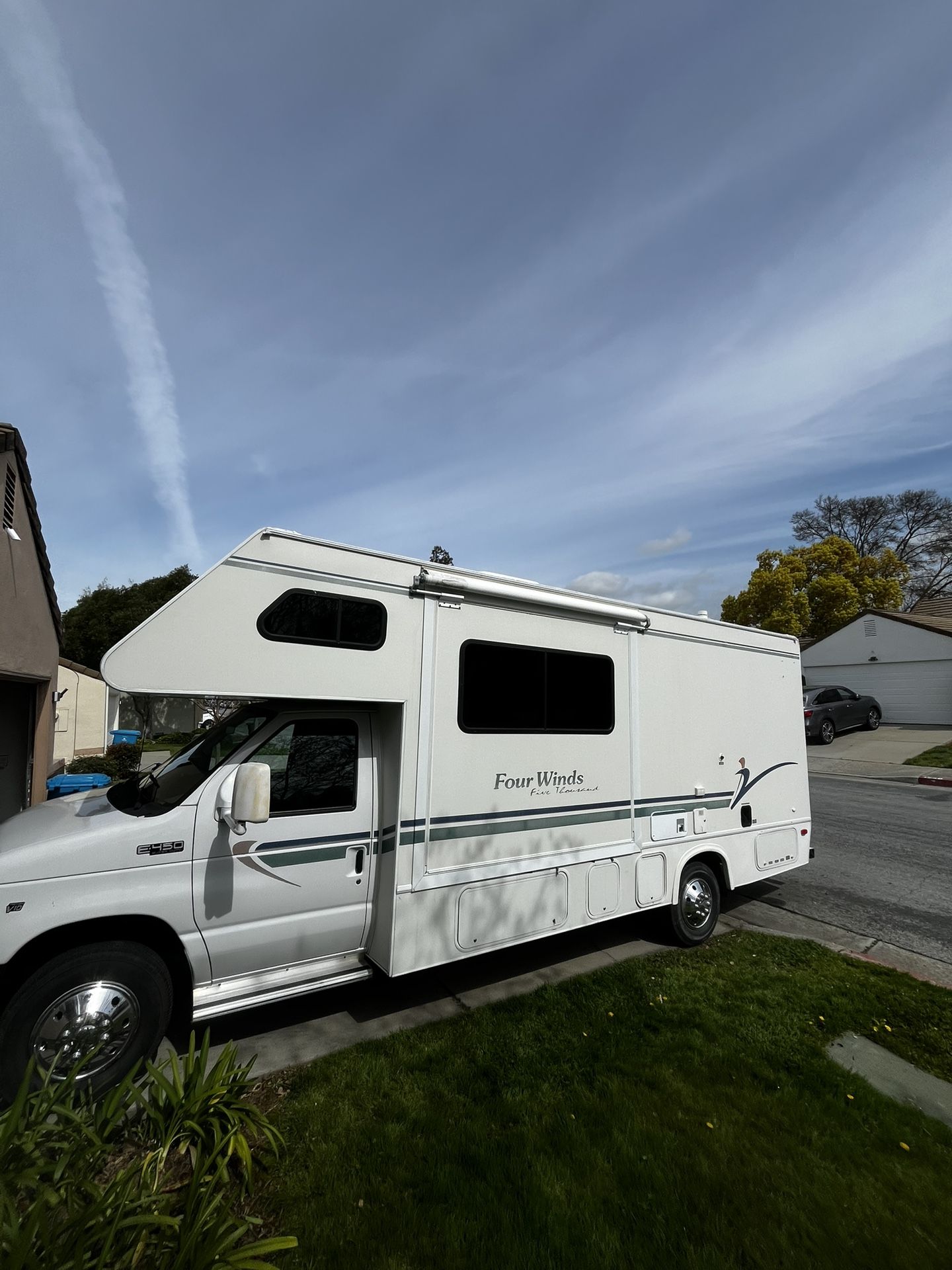 2001 Four winds E450