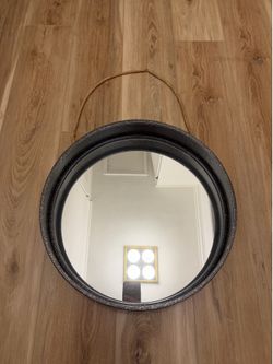 Round hanging mirror