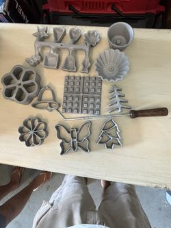 Cookie Patty Mold Cast Metal 