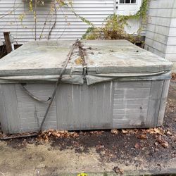 Old Hot Tub Jacuzzi Spa - FREE