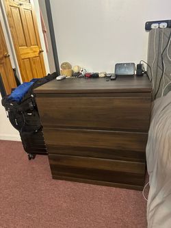 NIGHTSTAND — Like NEW