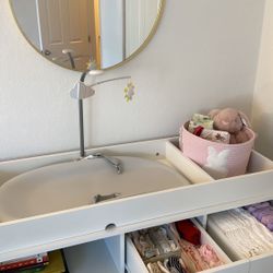 Baby Dresser And Changing Table