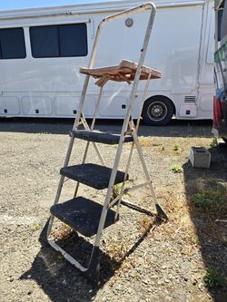 Nice foldable step ladder