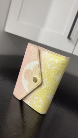 LOUIS VUITTON Monogram Giant By The Pool Victorine Wallet Light Pink