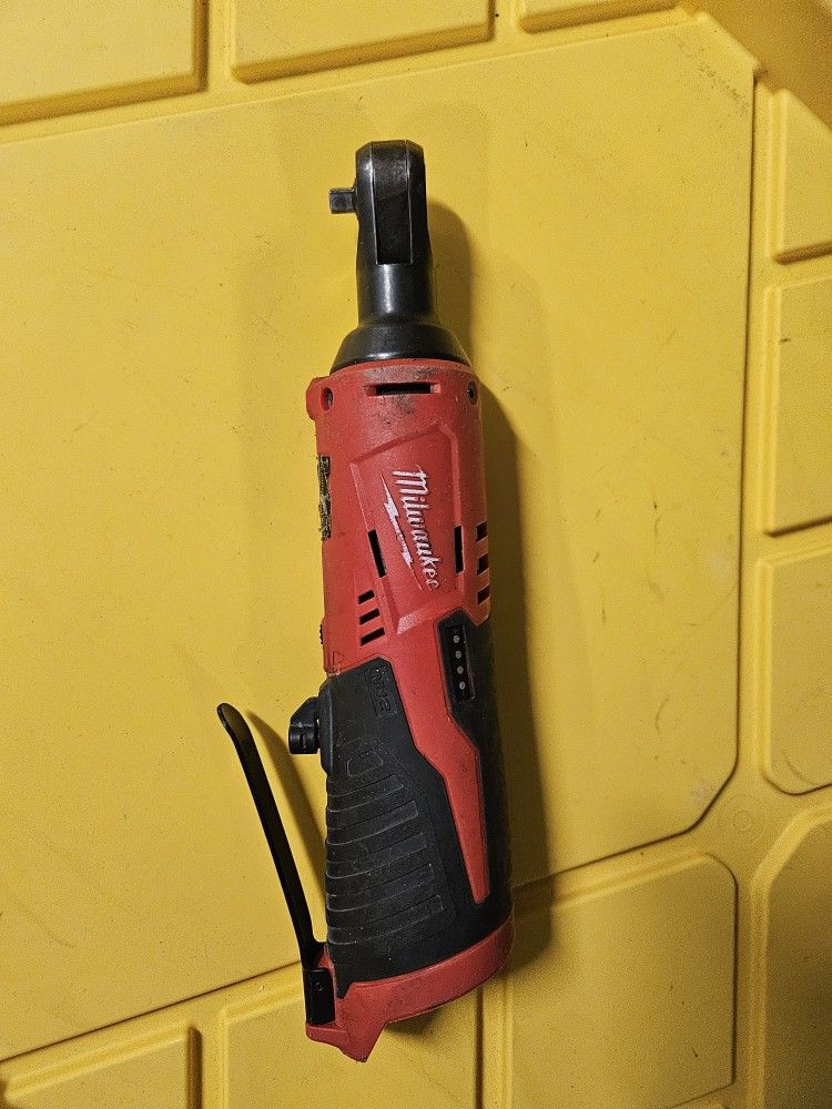 Milwaukee M12 1/4" Ratchet 