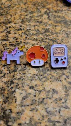 3-Piece Retro Gaming Enamel Pin Set - Pixel Art Unicorn, Mushroom & Cute Game Console