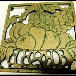 Cast Iron Fruit Basket Trivet In Box
