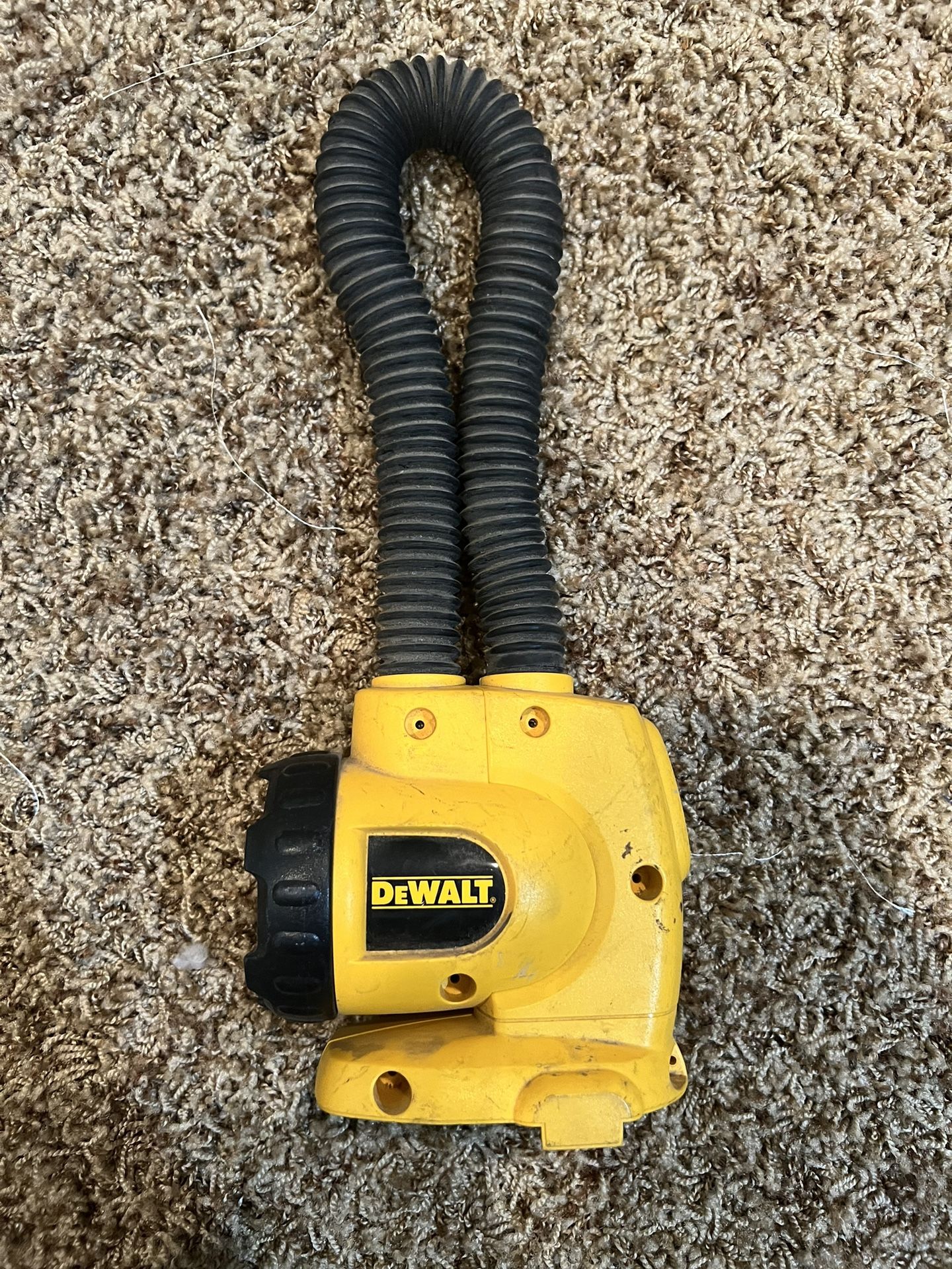 Flexible DeWalt Light. Needs battery.