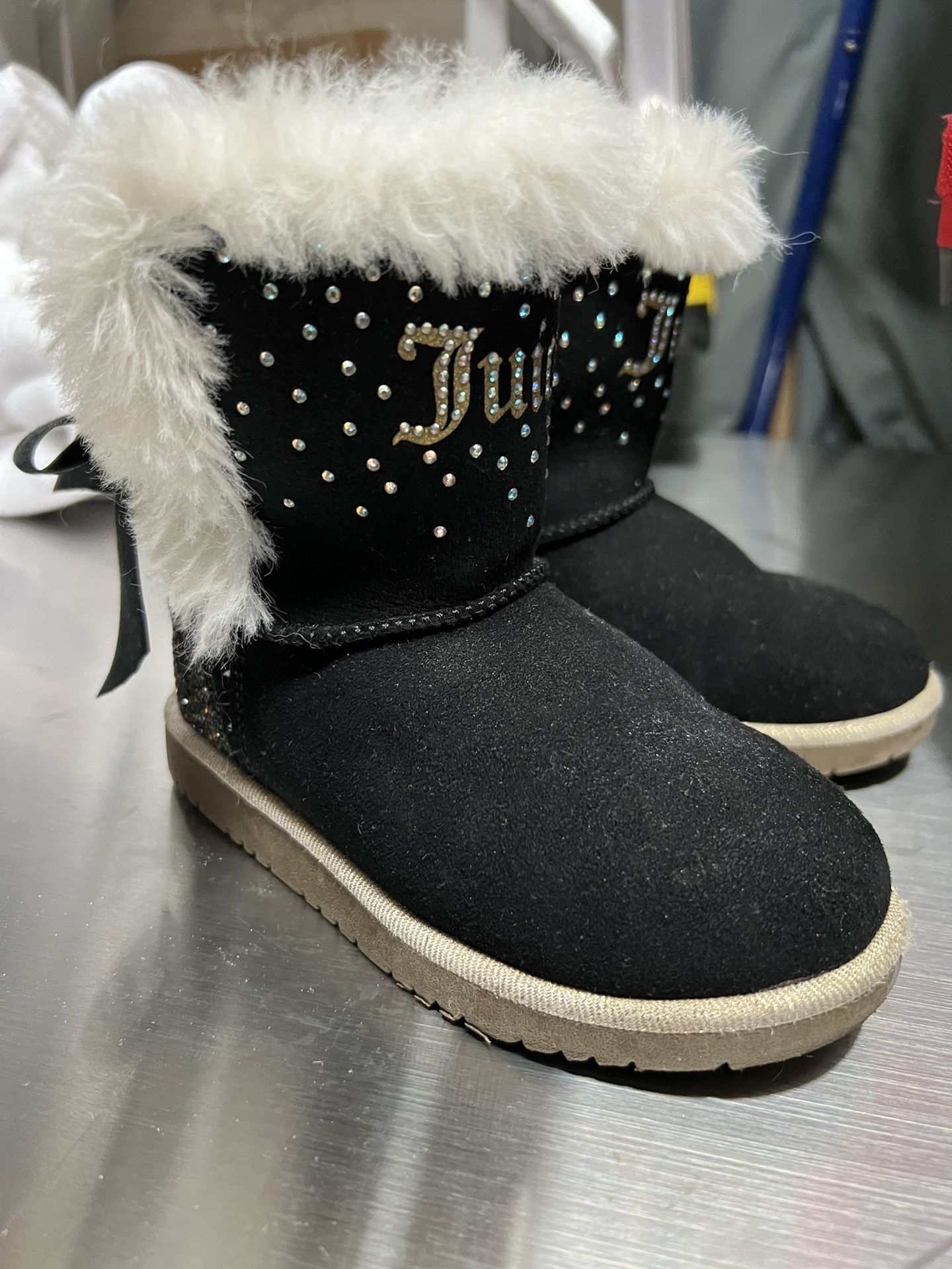 Toddler juicy Couture Boots Size 9(ugg Style)