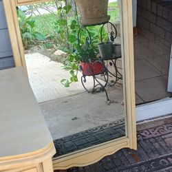 Dresser With Mirror 