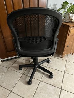 Sewing Chair On Wheels With Storage Arrow for Sale in Phoenix, AZ - OfferUp