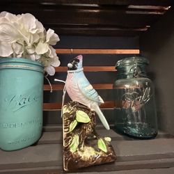 Lovely Vintage Porcelain Cockatoo Bird Figurine