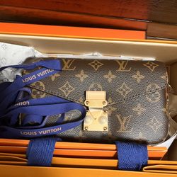 Louis Vuitton Pochette Métis East West Monogram – Authentic w/ Receipt