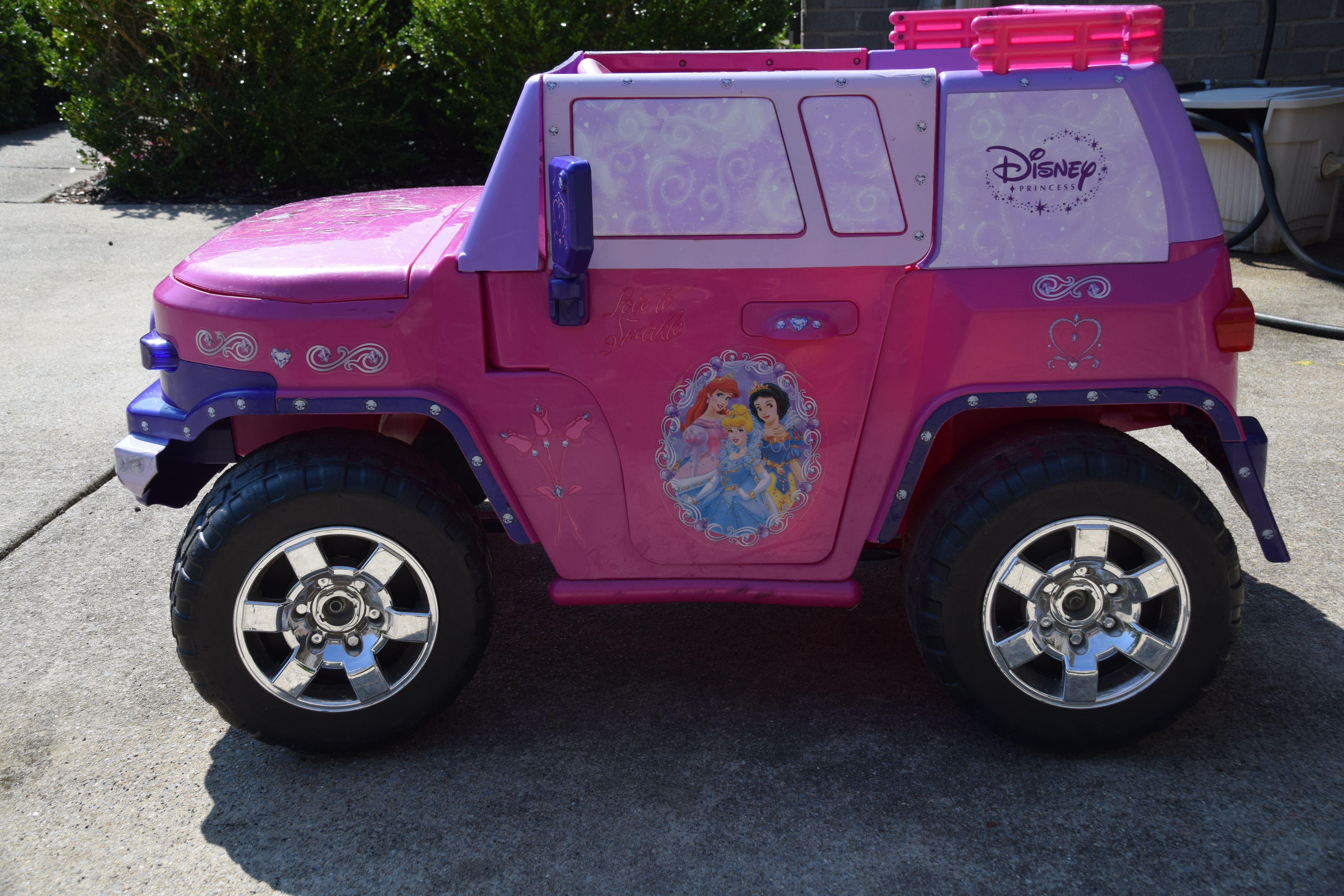 Large Disney Princess Jeep Ride On (Power Wheel / Mega Tredz) - 2 seater