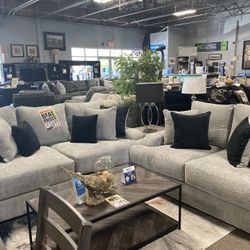 grey sofa loveseat 🖤☑️ $2,599