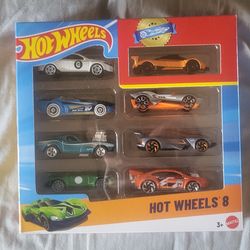 Nice 8 car set Hot Wheels