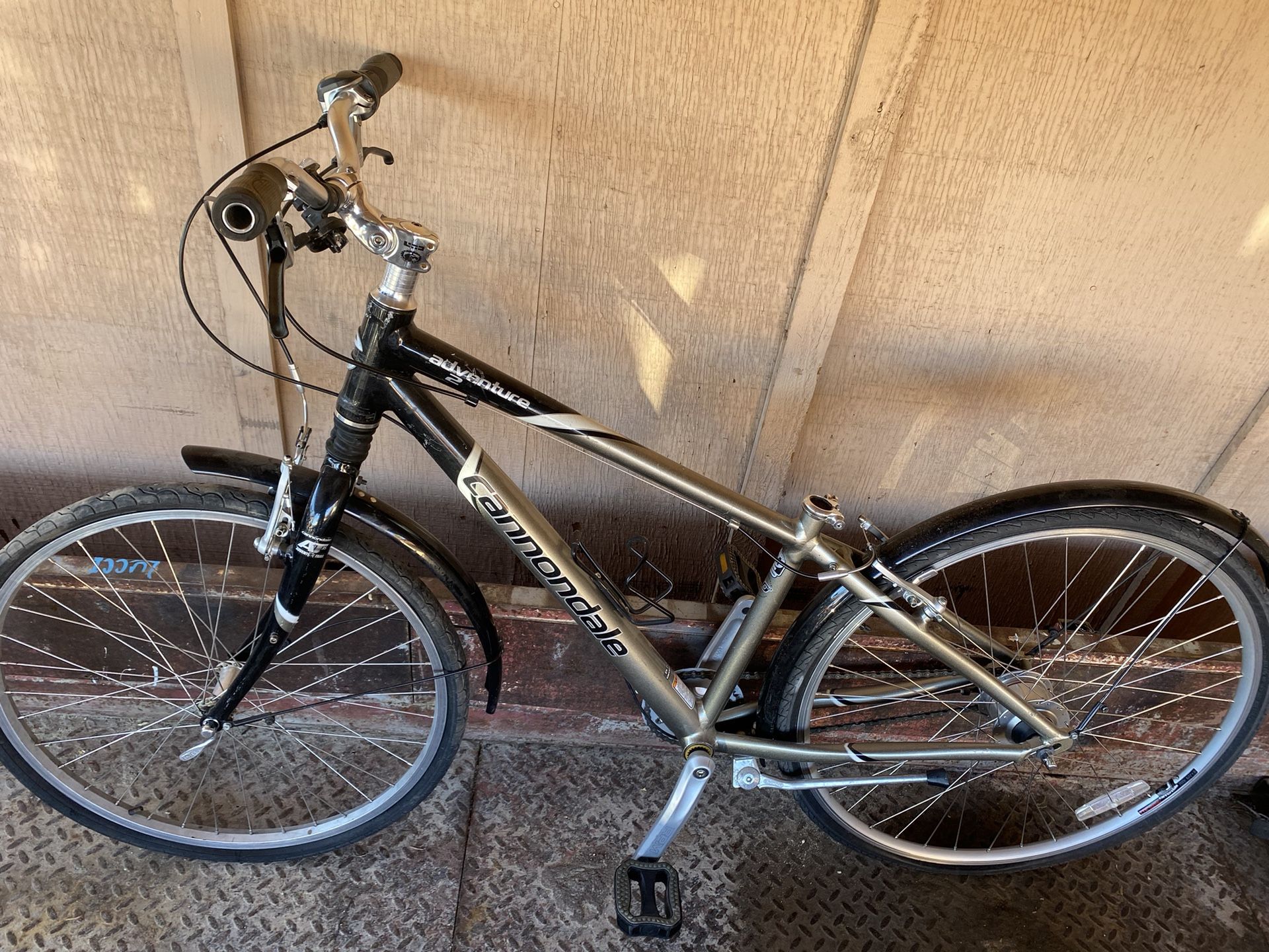 Cannondale Adventure hybrid bike