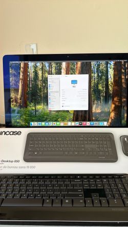 Apple iMac Desktop Computer