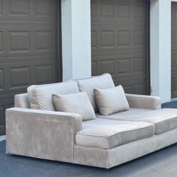 🛋️ Sofa/Couch - Beige - Microfiber - Delivery Available 🚛